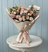 Букет цветов из:  Розы и Лизиантусы #REPLACE_PRED# Карымском