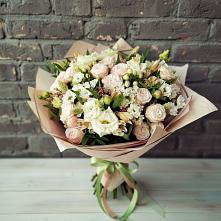 Букет цветов из:  Альстромерии, Розы и Хризантемы в Карымском