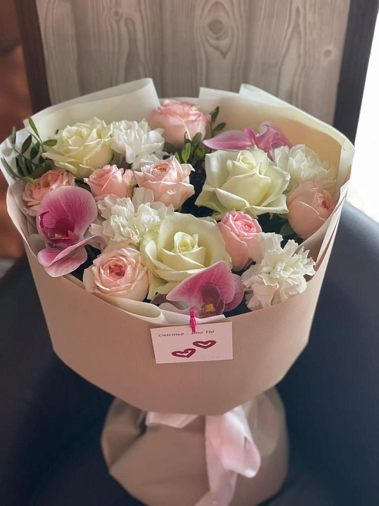 Букет цветов из: Орхидеи, Розы и Гвоздики в Карымском