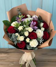 Букет цветов из:  Розы и Альстромерии в Карымском