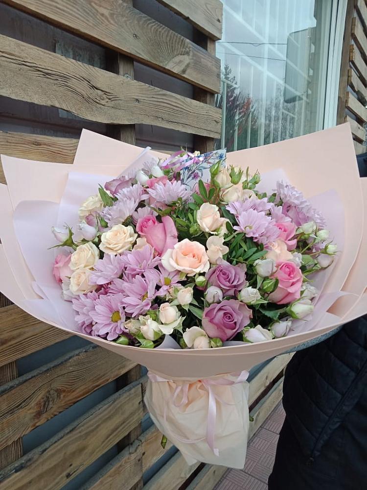 Букет цветов из: Розы и Хризантемы в Карымском