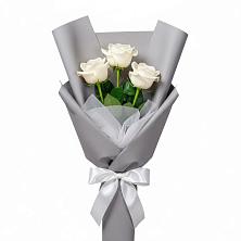Букет 3 белые розы в Карымском
