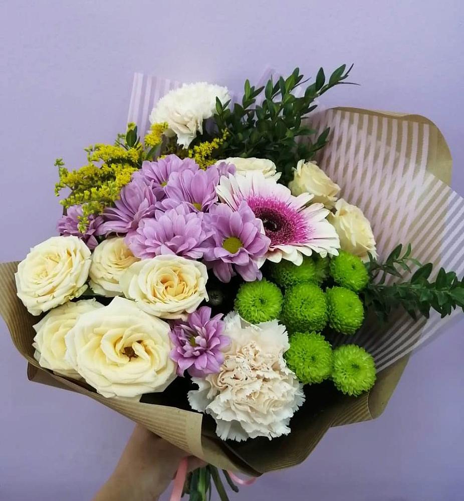 Букет цветов из: Хризантемы, Розы, Гвоздики и Герберы в Карымском