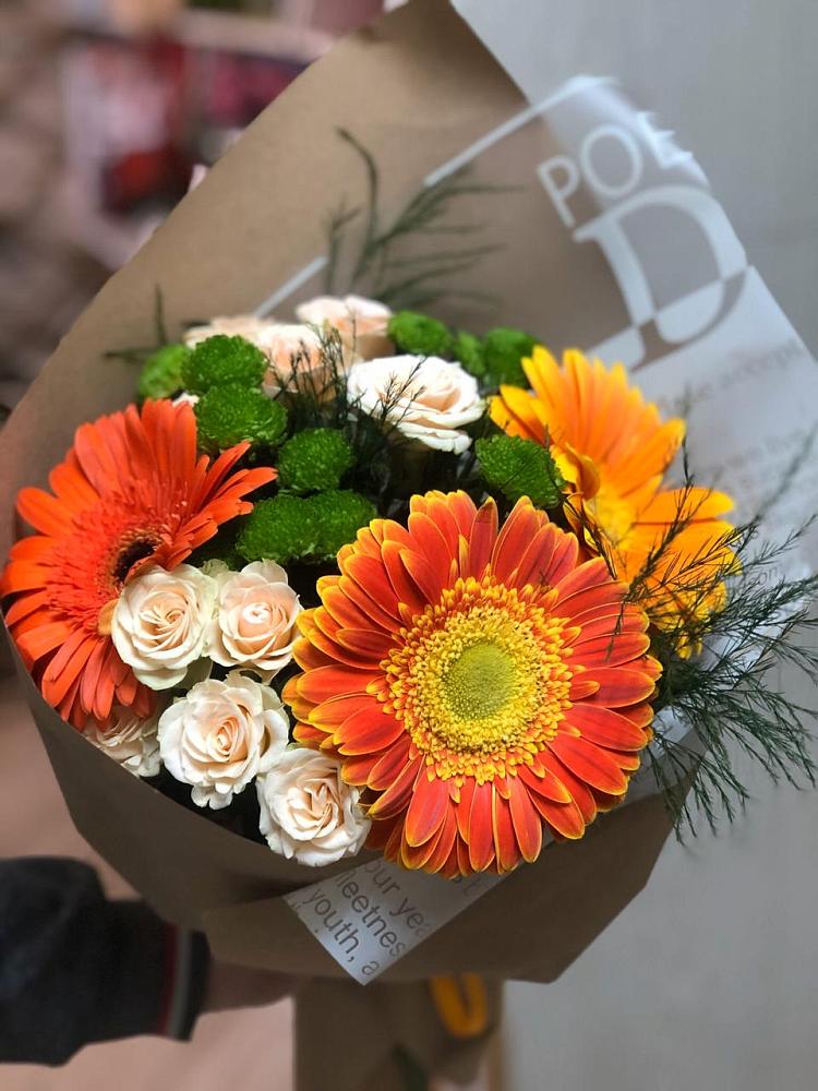 Букет цветов из: Герберы, Хризантемы и Розы в Карымском
