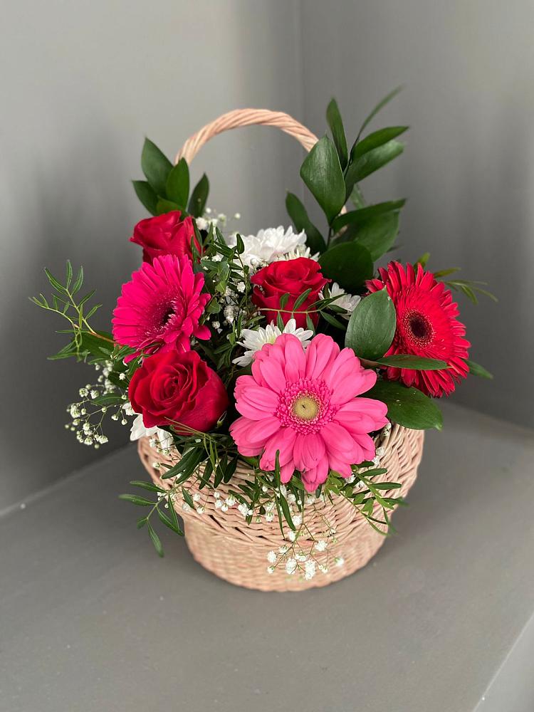 Цветочная композиция из Розы, Хризантемы и Герберы в корзине в Карымском