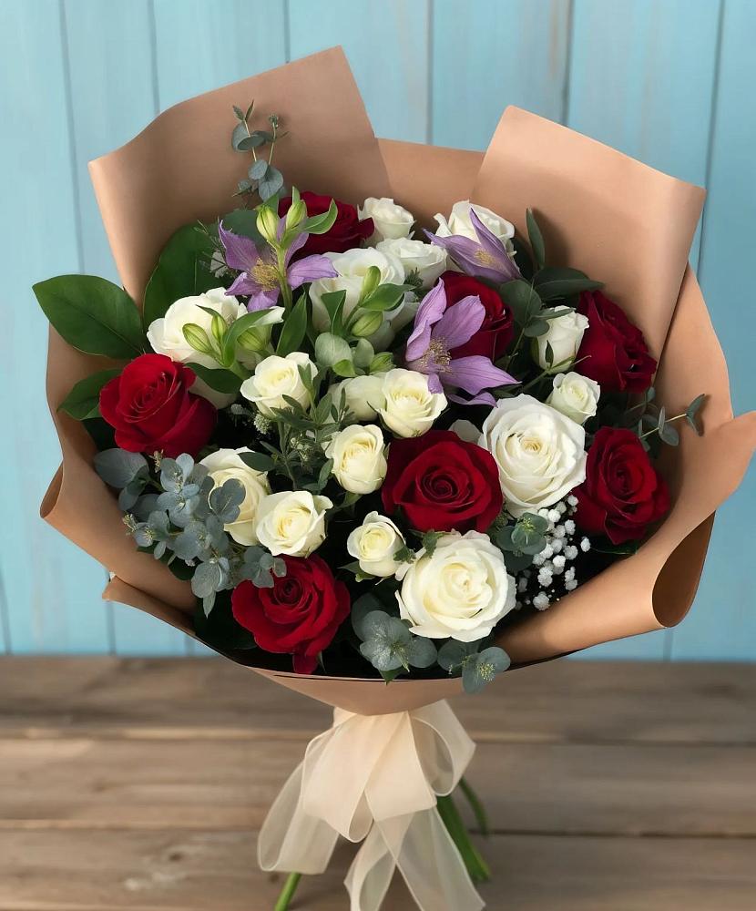Букет цветов из: Розы и Альстромерии в Карымском