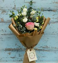 Букет цветов из:  Розы и Лизиантусы #REPLACE_PRED# Карымском