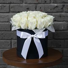 Цветочная композиция из Розы в шляпной коробке в Карымском